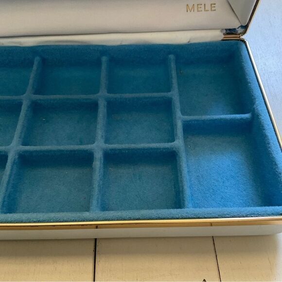 Vintage Mele Blue and White Floral Design Hard Cover Jewelry Case - Picture 8 of 12